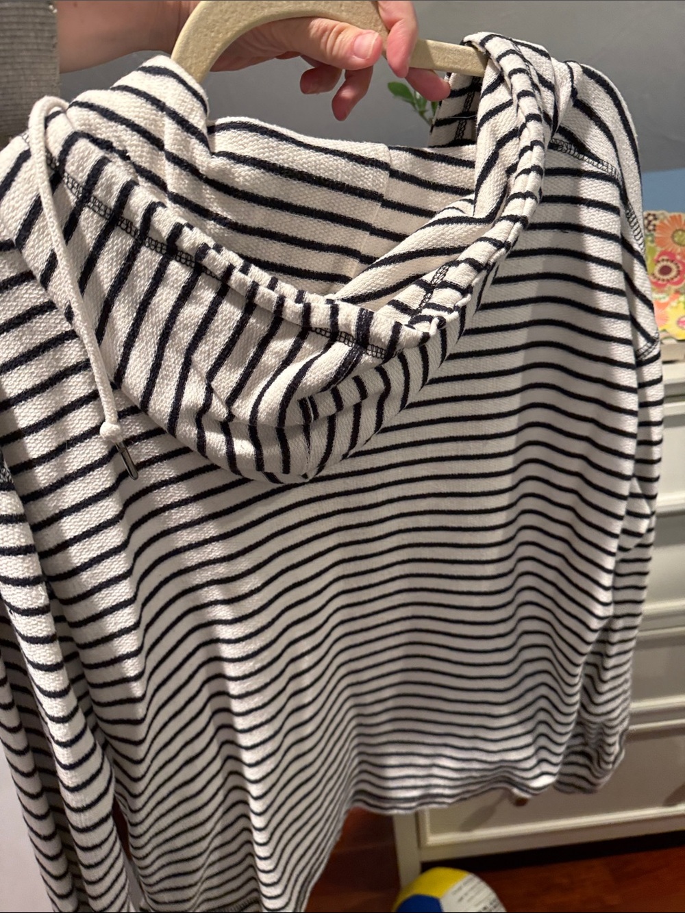 Cape Cod Striped Hooded Pullover - White & Black - Picture 4 of 4